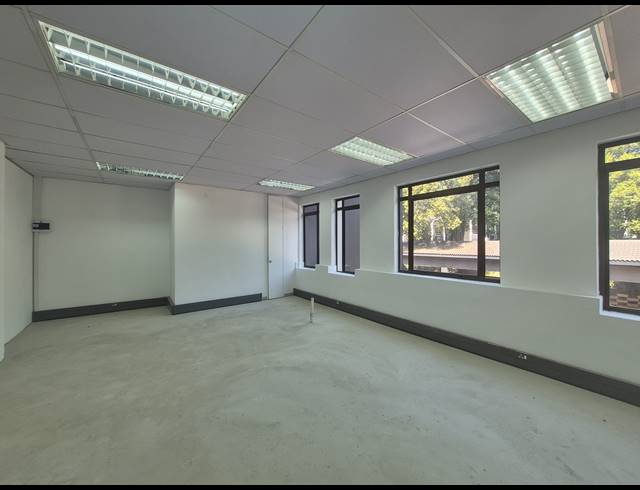 41M² OFFICE TO LET IN HYDE PARK